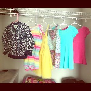 Lot of 3T girls clothes.